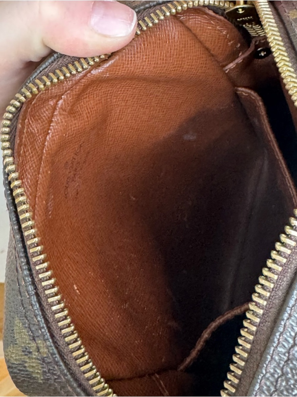 ✅AUTH✅LOUIS VUITTON DANUBE CROSSBODY BAG - Picture 11 of 13
